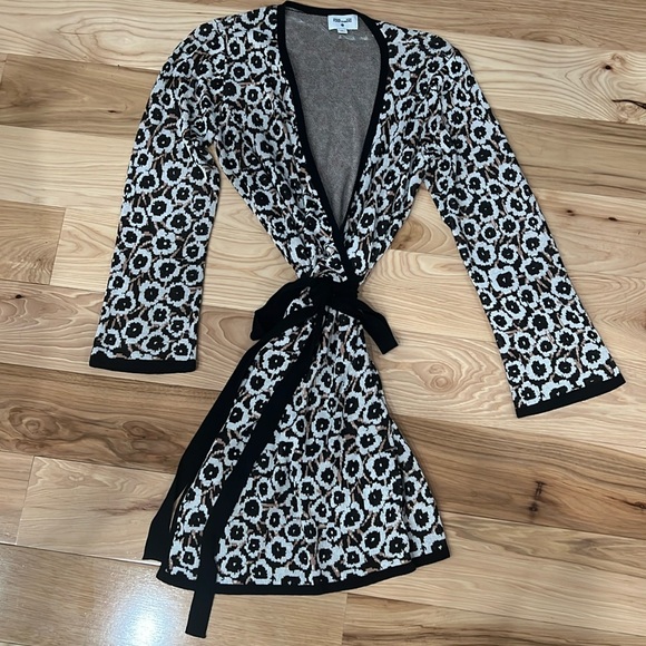 Diane Von Furstenburg x Target Limited Edition Collection Wrap Sweater/Dress - Picture 1 of 3